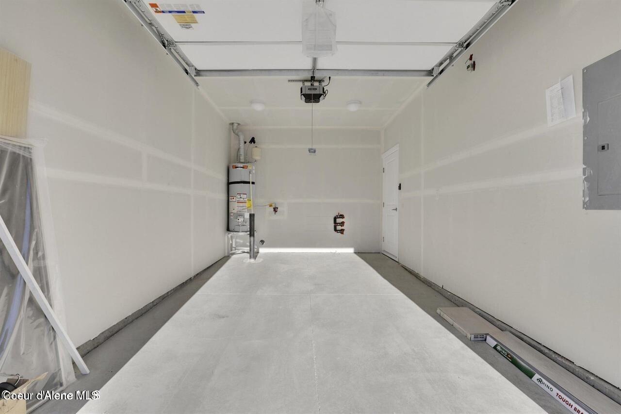 661 North Creative Way Post Falls, ID 83854 - Photo 20 of 21 Garage