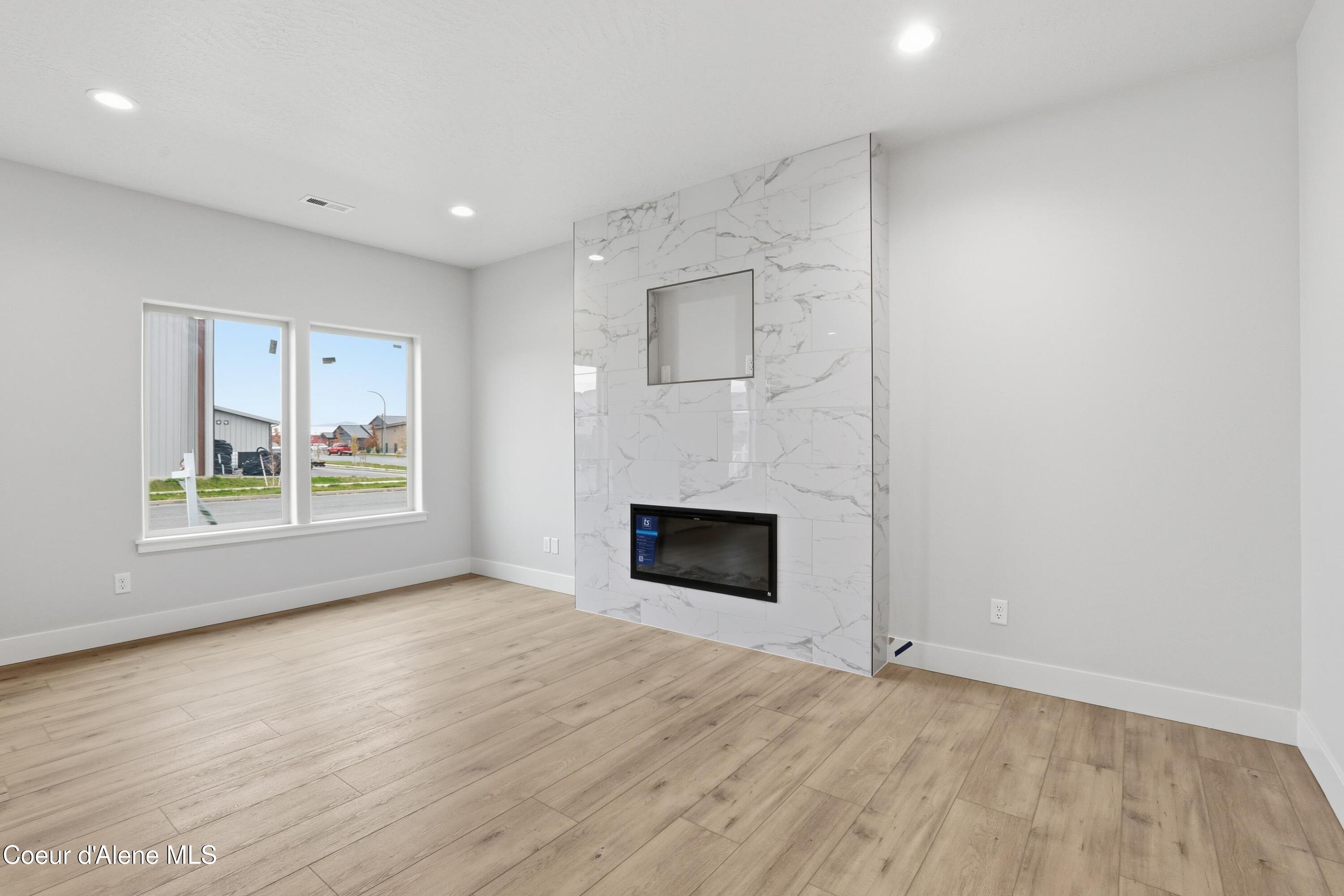 661 North Creative Way Post Falls, ID 83854 - Photo 3 of 21 661 N Creative Way