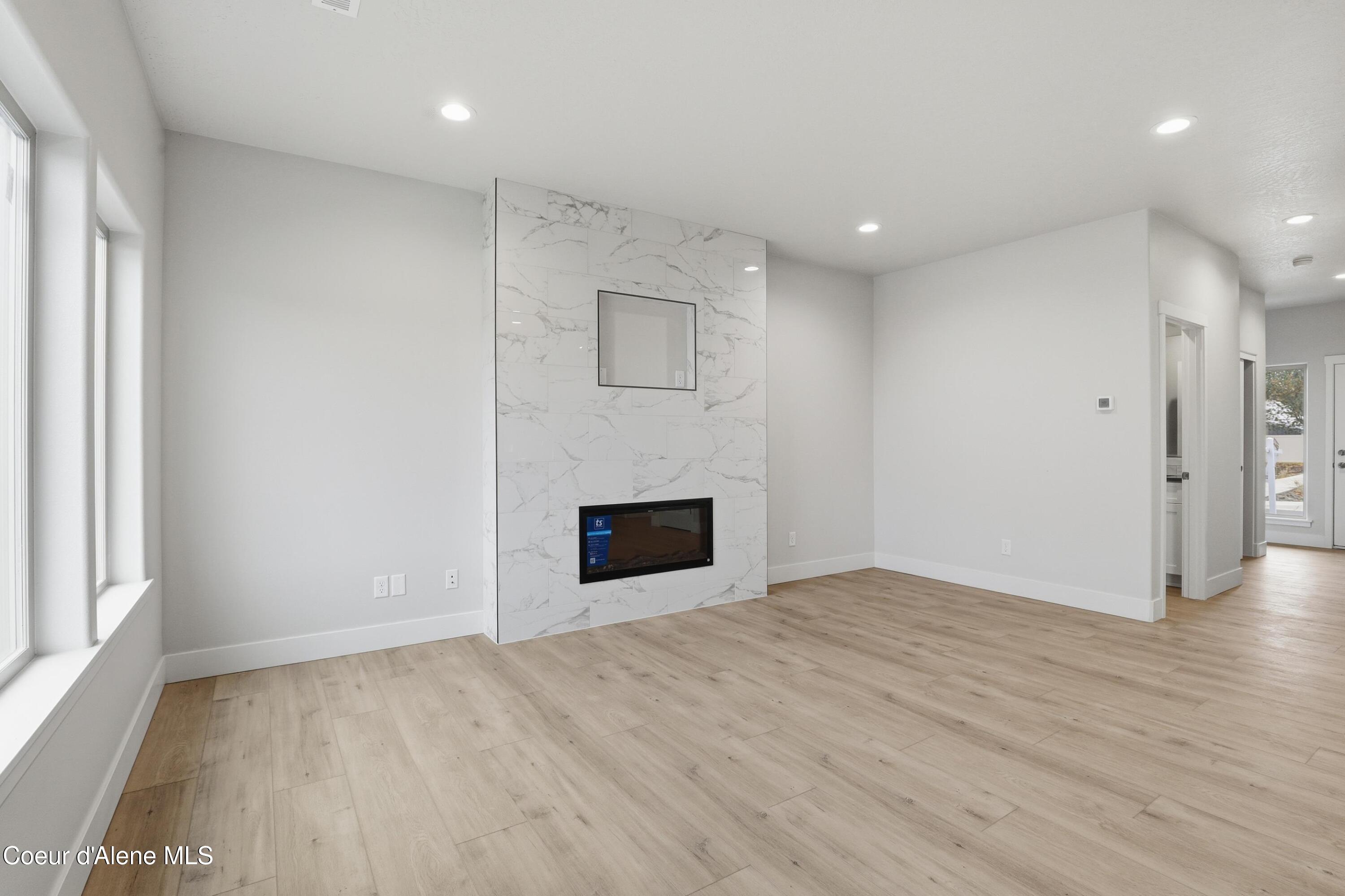 661 North Creative Way Post Falls, ID 83854 - Photo 4 of 21 661 N Creative Way