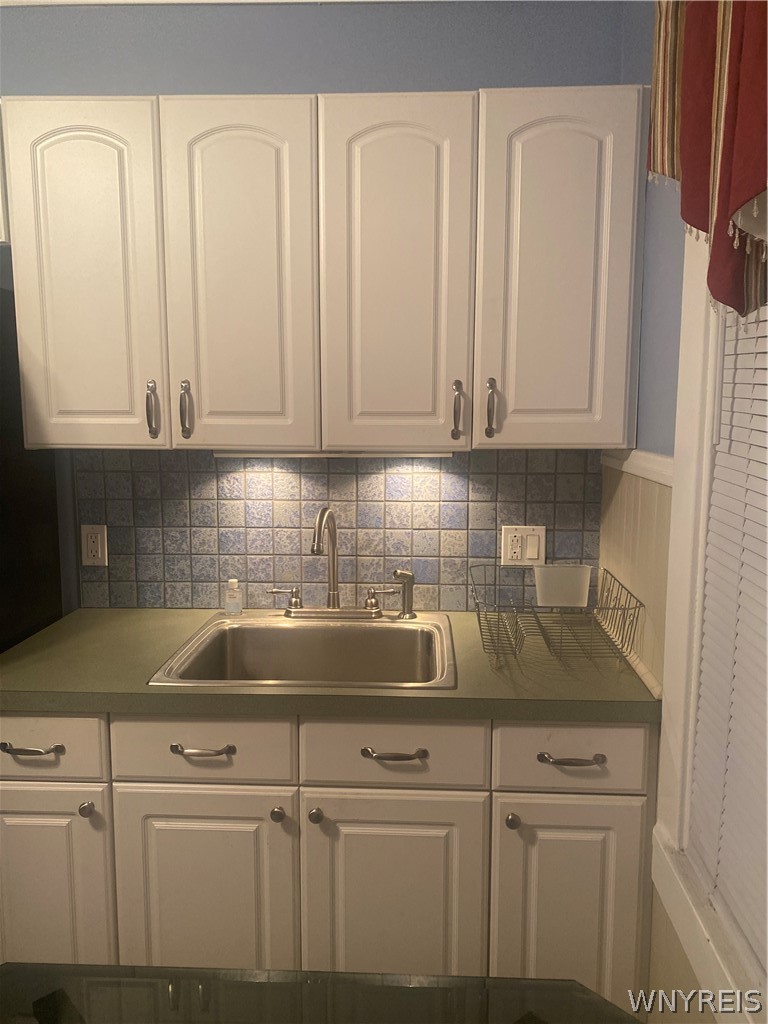 179 Donaldson Road Buffalo, NY 14208 - Photo 3 of 11 Kitchen