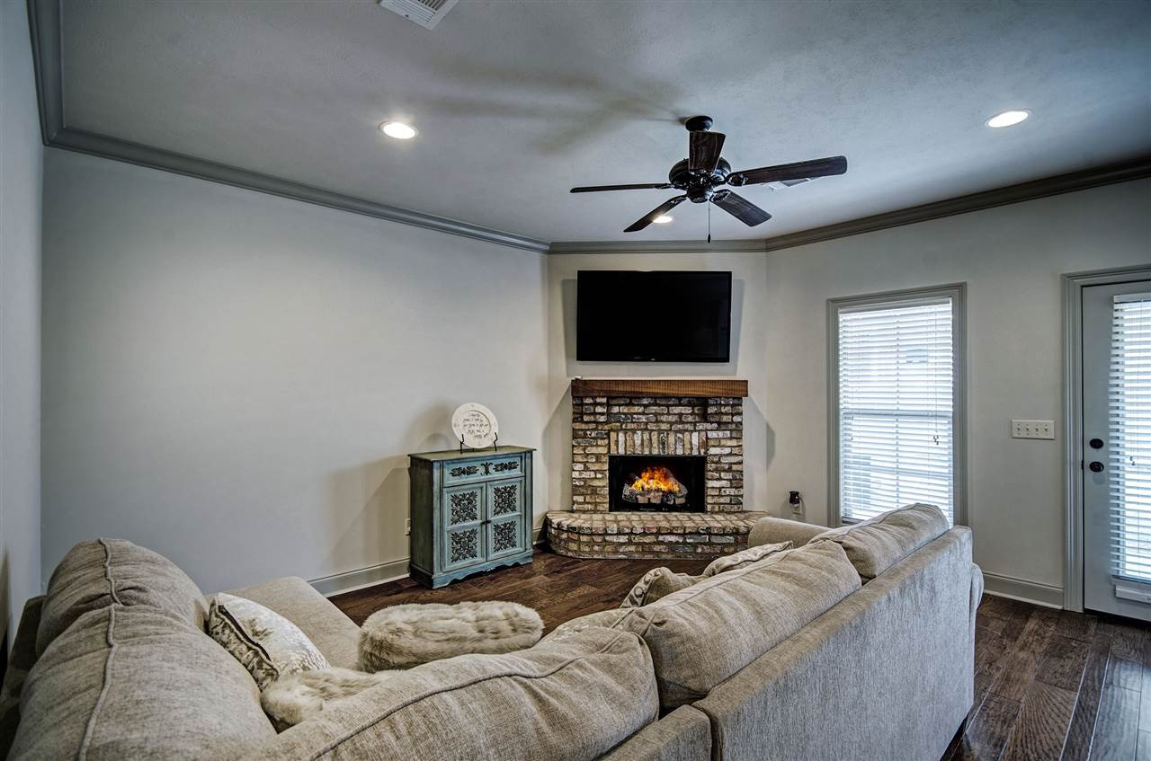 302 Emerald Way Brandon, MS 39047 - Photo 8 of 28 Photo 9
