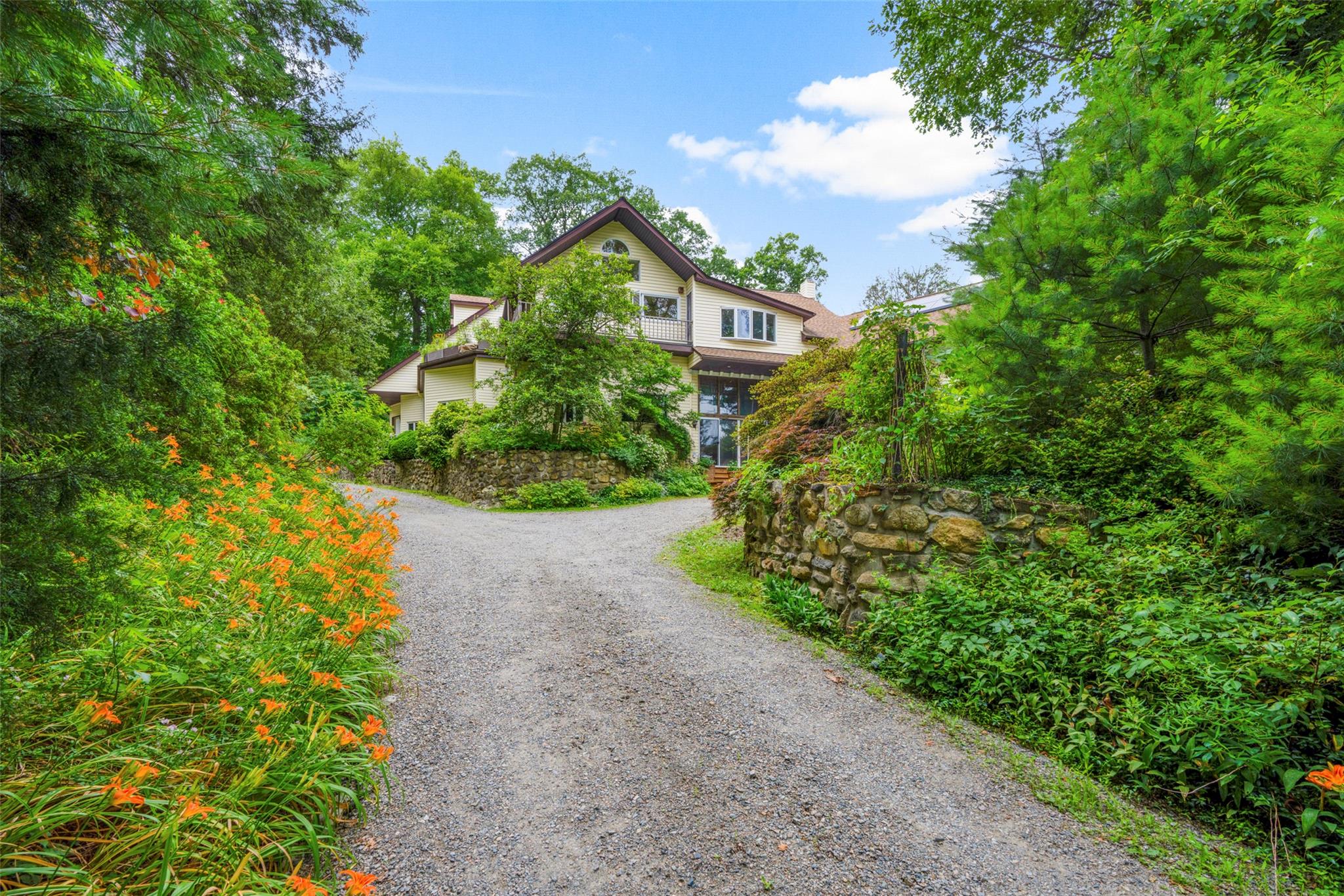 8 Manitou Road Garrison, NY 10524 - Photo 1 of 1 Driveway approaching the house