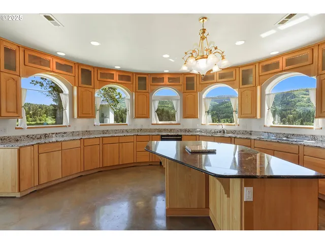 $1,475,000 | Main Street, White Salmon, WA 98672