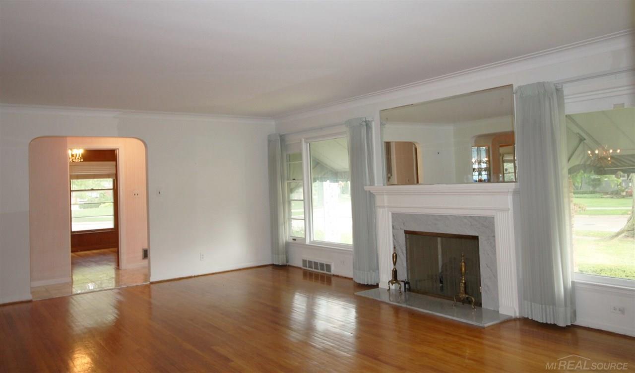 954 South Renaud Road Grosse Pointe Woods, MI 48236 - Photo 9 of 46