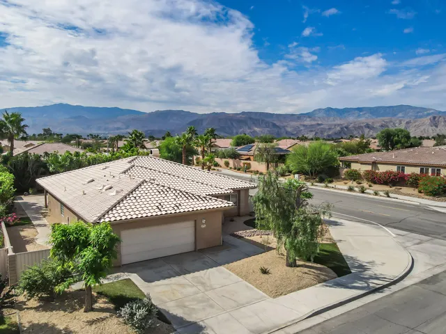 $699,000 | 74101 Academy Lane East, Palm Desert, CA 92211