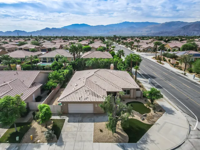 $699,000 | 74101 Academy Lane East, Palm Desert, CA 92211