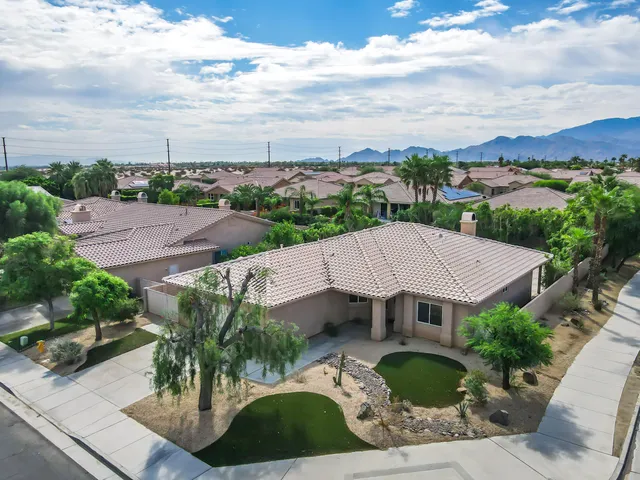 $699,000 | 74101 Academy Lane East, Palm Desert, CA 92211