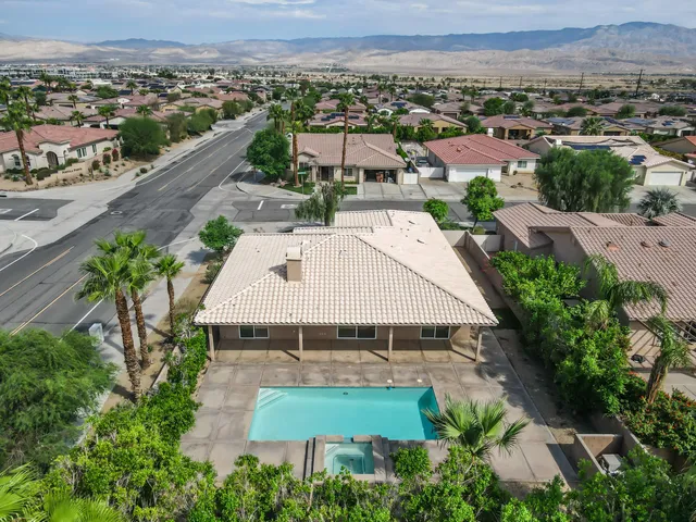 $699,000 | 74101 Academy Lane East, Palm Desert, CA 92211