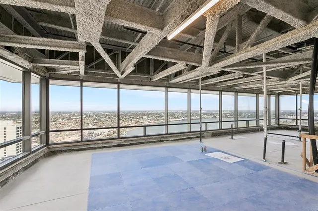 $23,000,000 | 2 Canal Street, Unit 3100, New Orleans, LA 70130