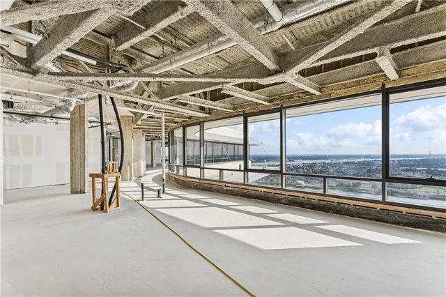 $23,000,000 | 2 Canal Street, Unit 3100, New Orleans, LA 70130