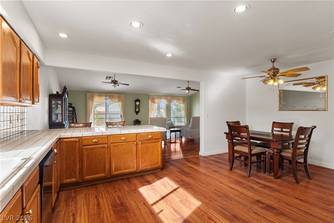 526 Crestway Road Henderson, NV 89015 - Photo 8 of 26 Gallery Image 8