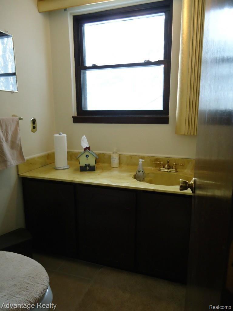 52155 Fairchild Road New Baltimore, MI 48051 - Photo 12 of 32 DSC04031.jpg