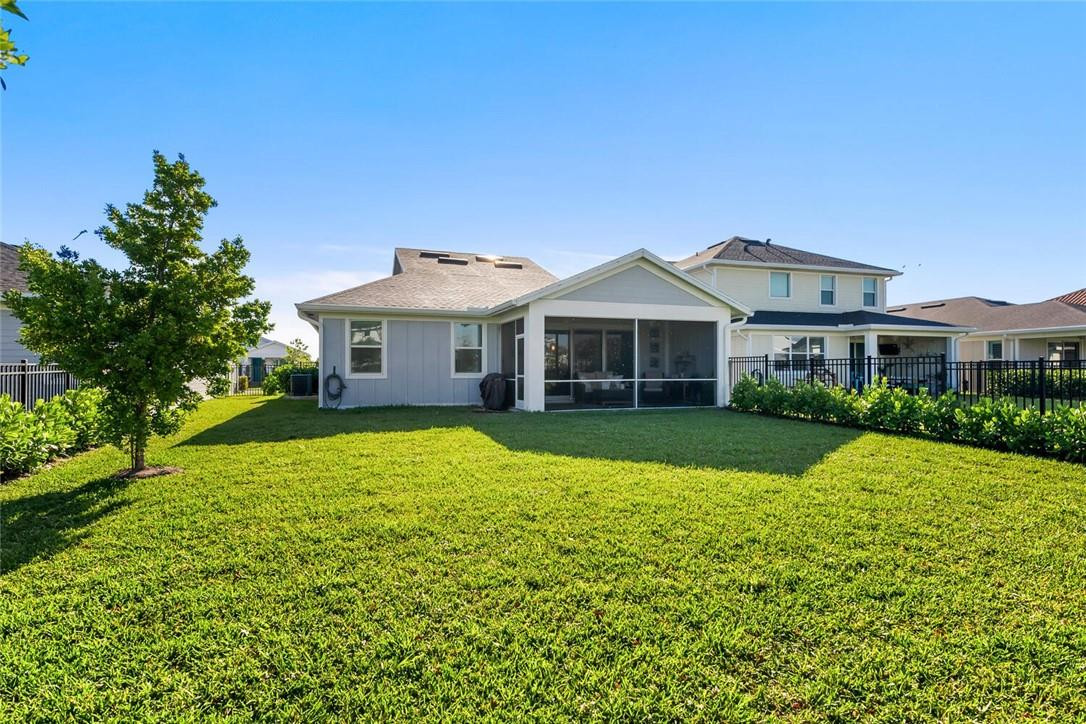 879 Ember Ridge Loxahatchee, FL 33470 - Photo 16 of 70 Photo 16