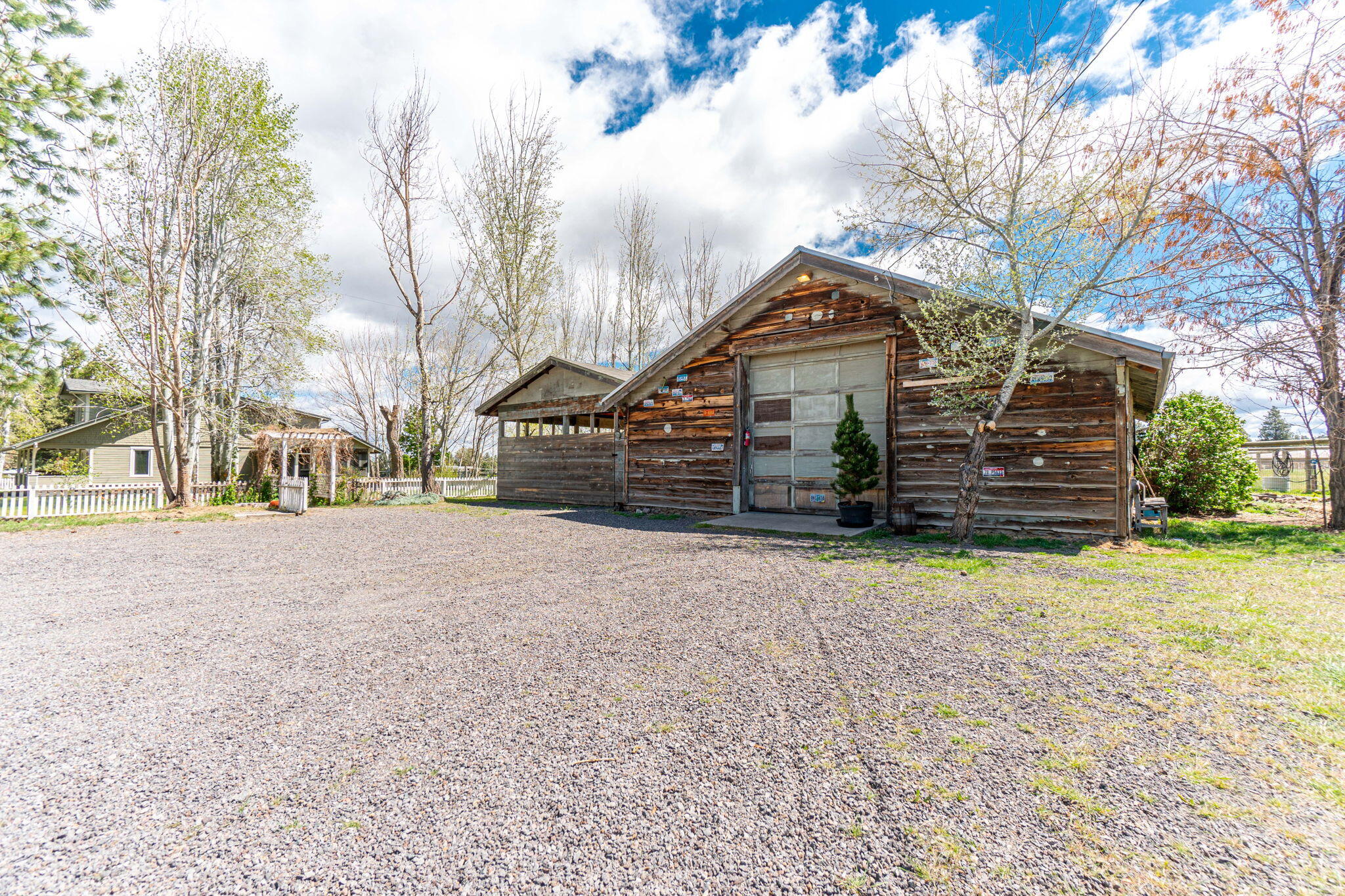 60377 Arnold Market Road Bend, OR 97702 - Photo 36 of 53 35