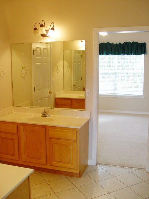 9546 Mosley Road Fairhope, AL 36532 - Photo 33 of 45 Hall bath to BR 2