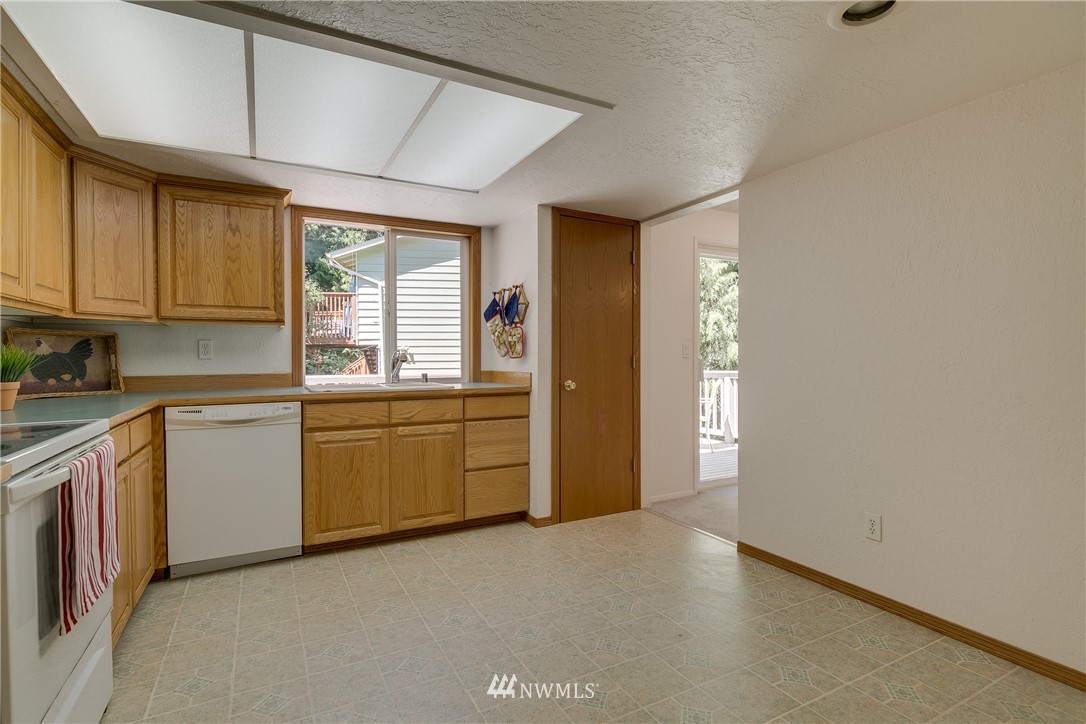 2105 172nd Place Southeast Bothell, WA 98012 - Photo 12 of 24 Gallery Image 12