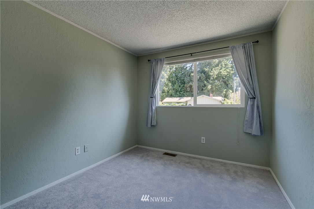 2105 172nd Place Southeast Bothell, WA 98012 - Photo 16 of 24 Gallery Image 16