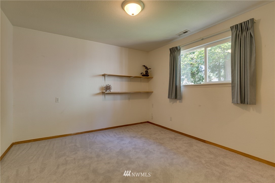2105 172nd Place Southeast Bothell, WA 98012 - Photo 18 of 24 Gallery Image 18