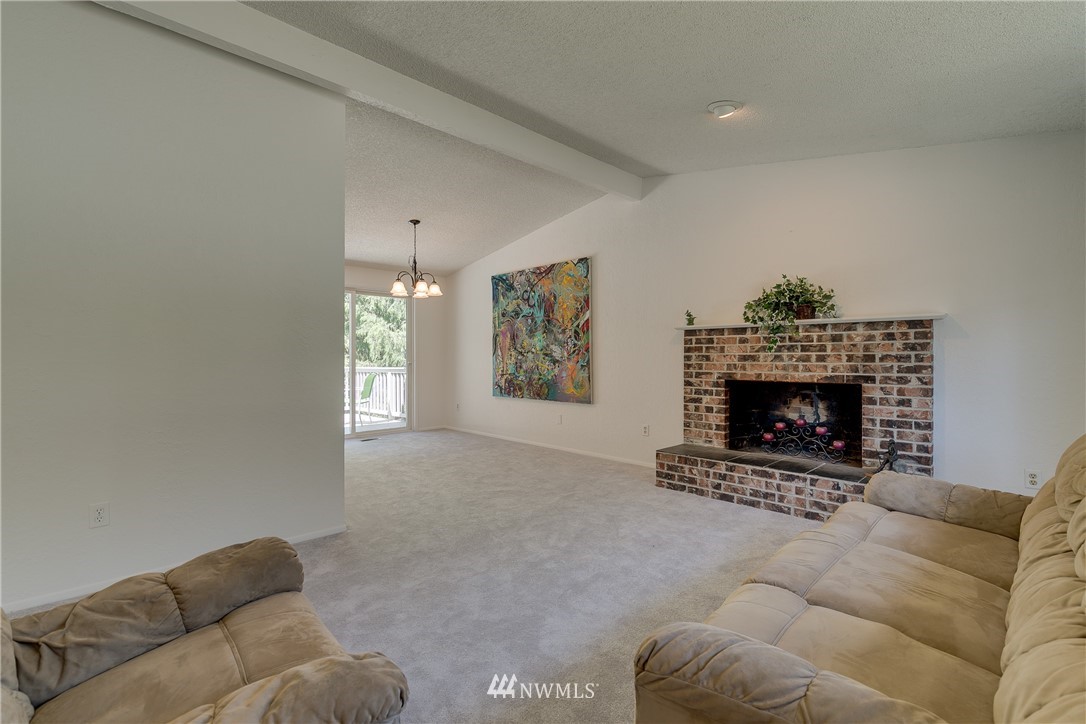 2105 172nd Place Southeast Bothell, WA 98012 - Photo 7 of 24 Gallery Image 7