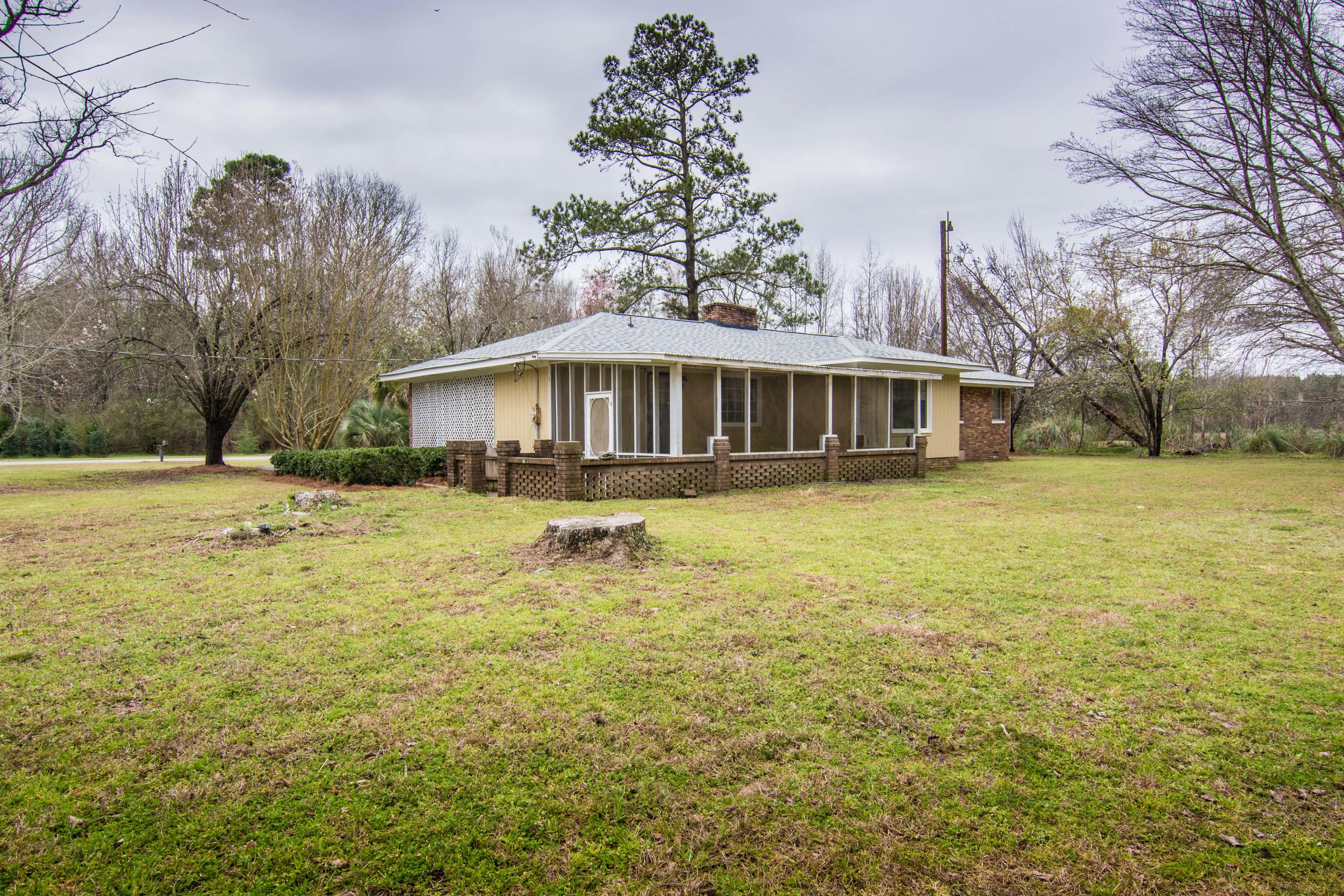 147 Country Road Bowman, SC 29018 - Photo 4 of 33 DSC_0040