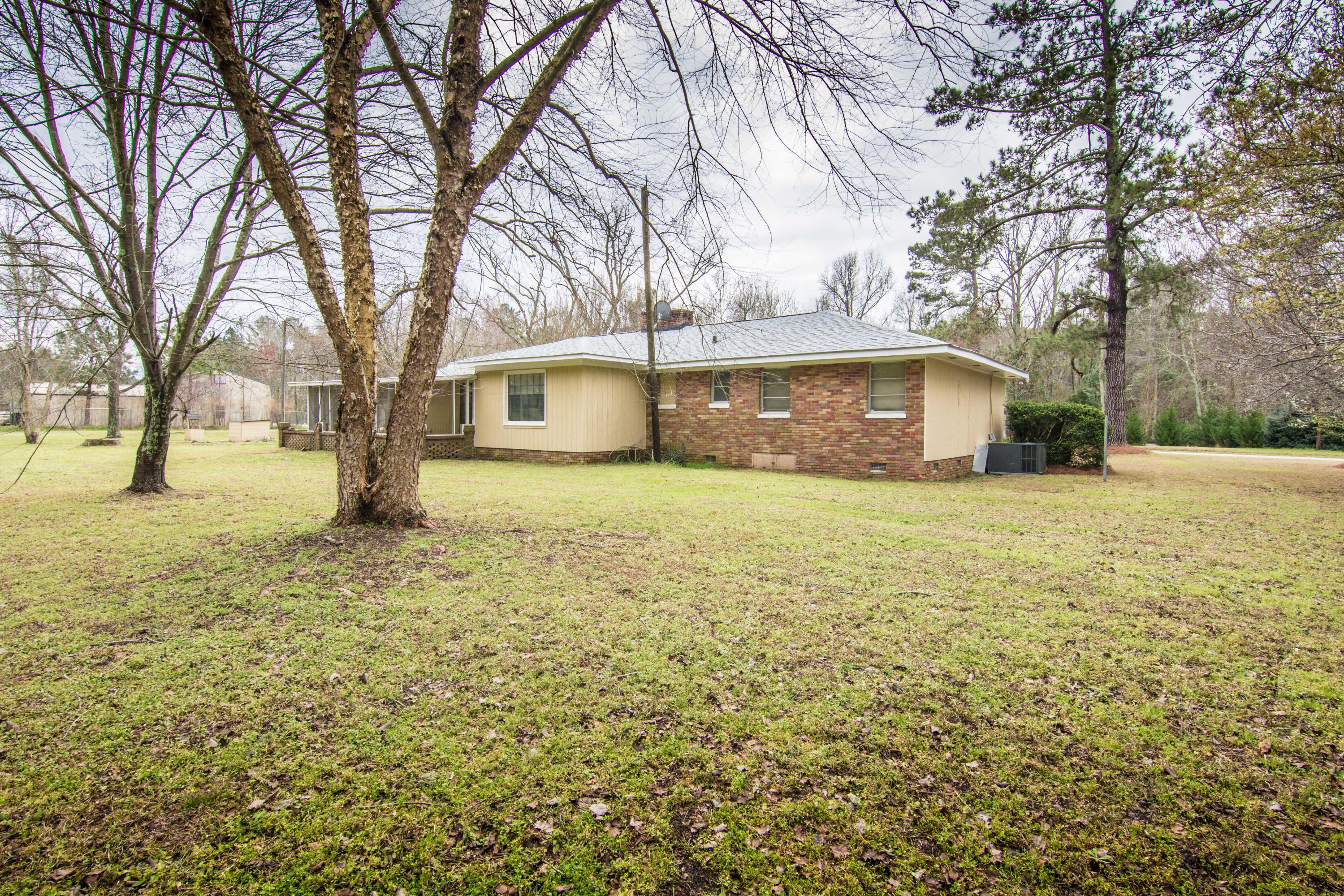 147 Country Road Bowman, SC 29018 - Photo 6 of 33 DSC_0060