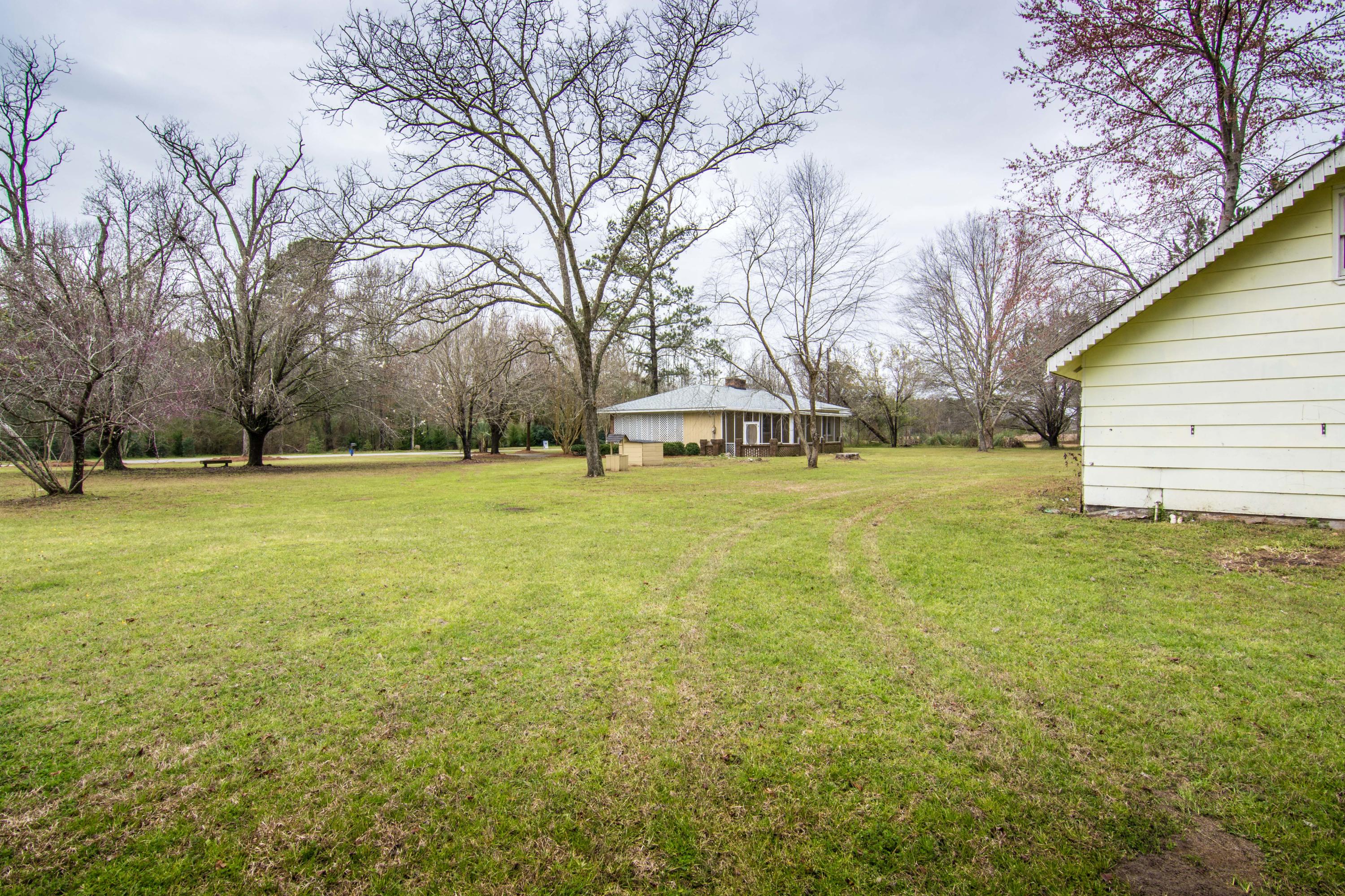 147 Country Road Bowman, SC 29018 - Photo 8 of 33 DSC_0072