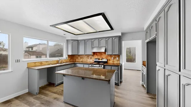 $599,999 | 1733 Nighthawk Way, Modesto, CA 95358