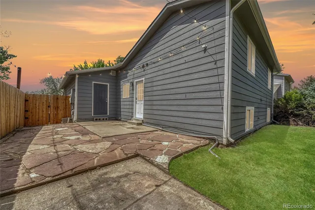 a view of backyard of garage