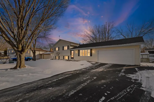 $399,900 | 13713 James Avenue South, Burnsville, MN 55337