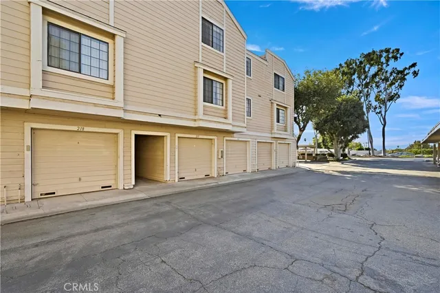 $499,000 | 4900 North Grand Avenue, Unit 215, Covina, CA 91724