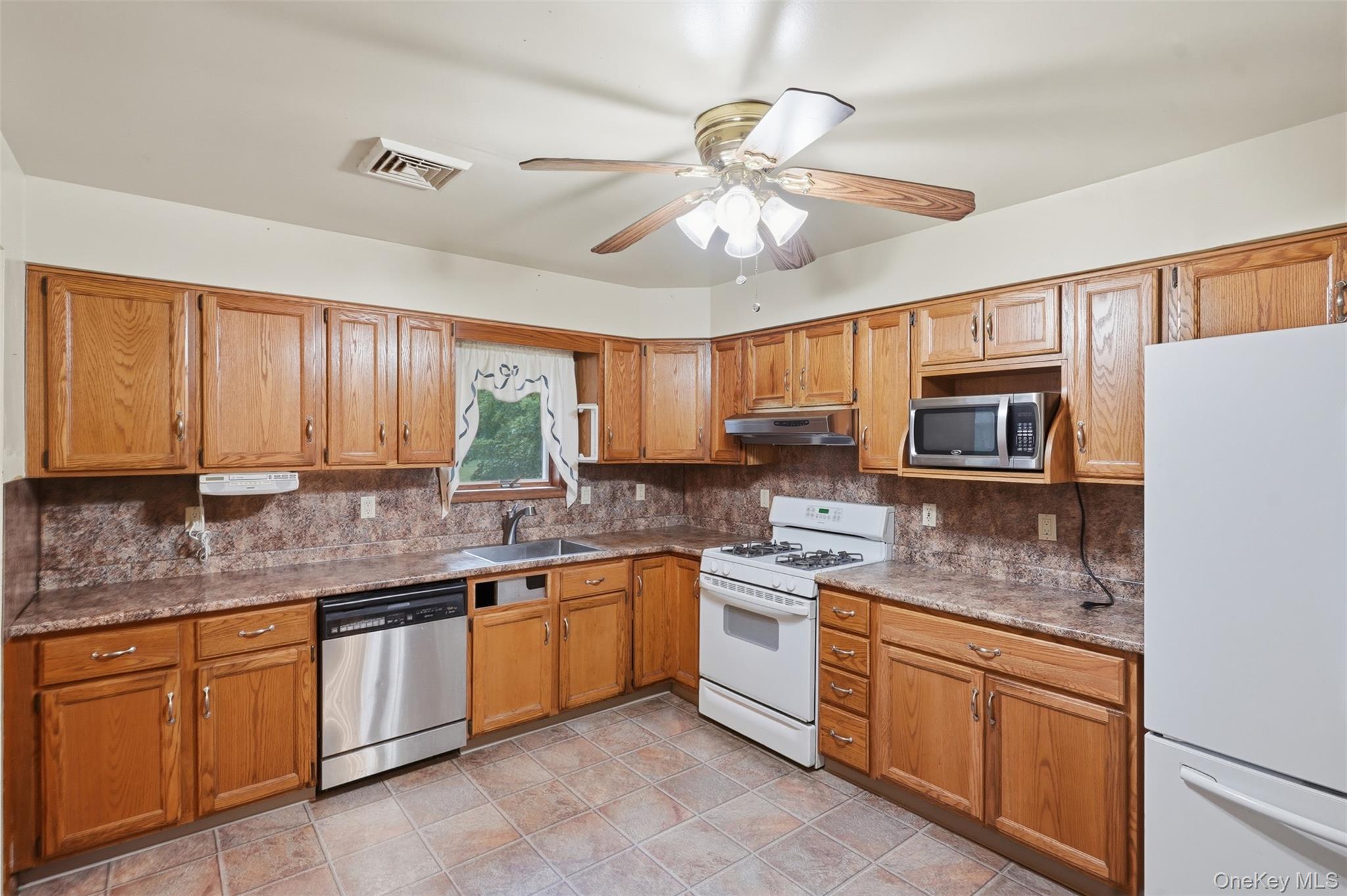 122 River Road Wallkill, NY 12589 - Photo 10 of 35