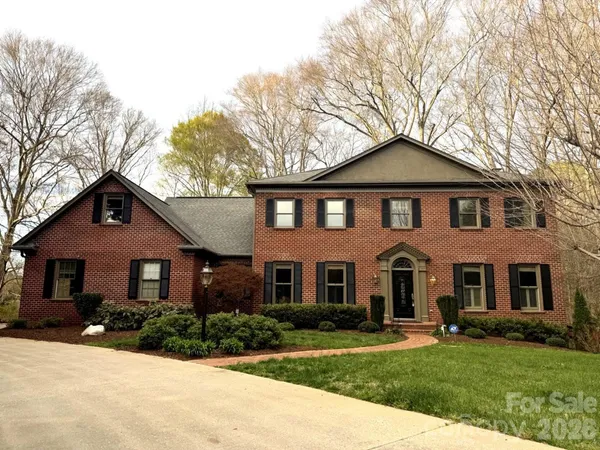 $799,900 | 550 20th Ave Court Northwest, Hickory, NC 28601