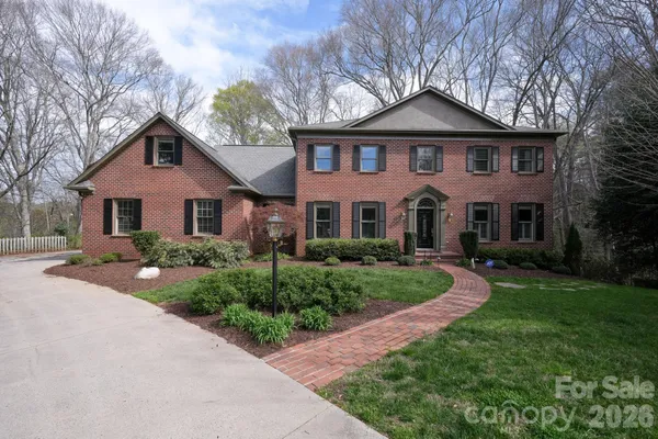 $799,900 | 550 20th Ave Court Northwest, Hickory, NC 28601