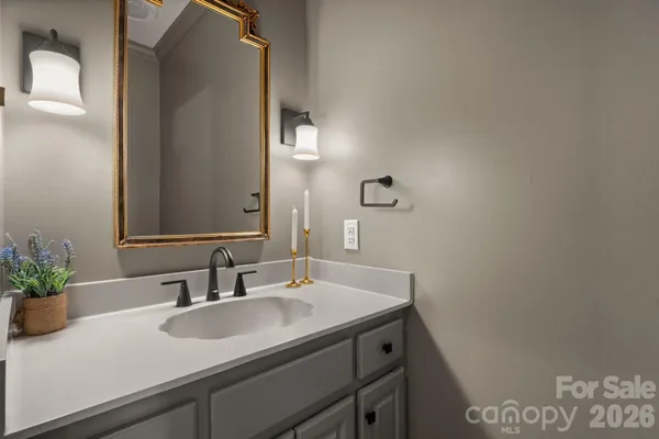 $799,900 | 550 20th Ave Court Northwest, Hickory, NC 28601