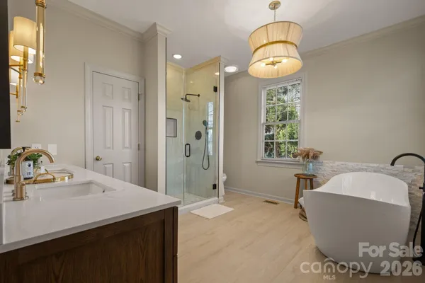 $799,900 | 550 20th Ave Court Northwest, Hickory, NC 28601