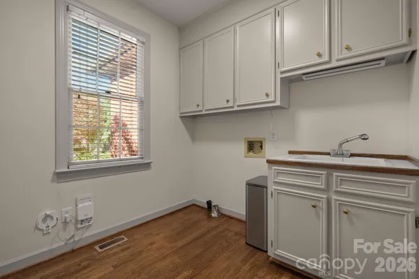 $799,900 | 550 20th Ave Court Northwest, Hickory, NC 28601