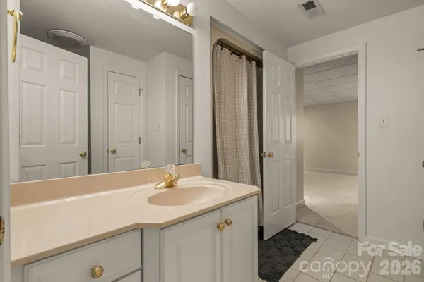 $799,900 | 550 20th Ave Court Northwest, Hickory, NC 28601