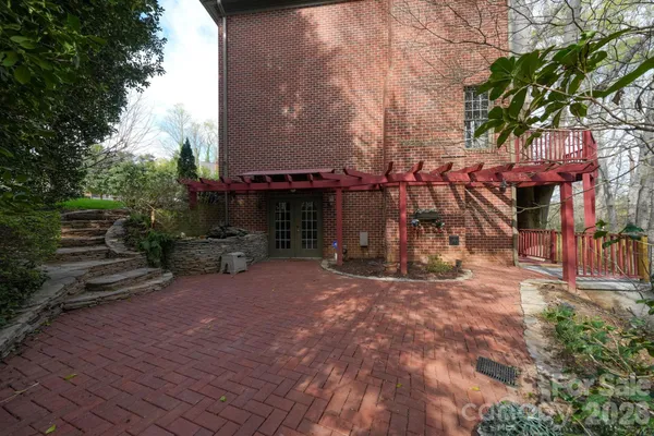 $799,900 | 550 20th Ave Court Northwest, Hickory, NC 28601