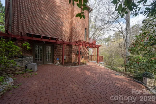 $799,900 | 550 20th Ave Court Northwest, Hickory, NC 28601