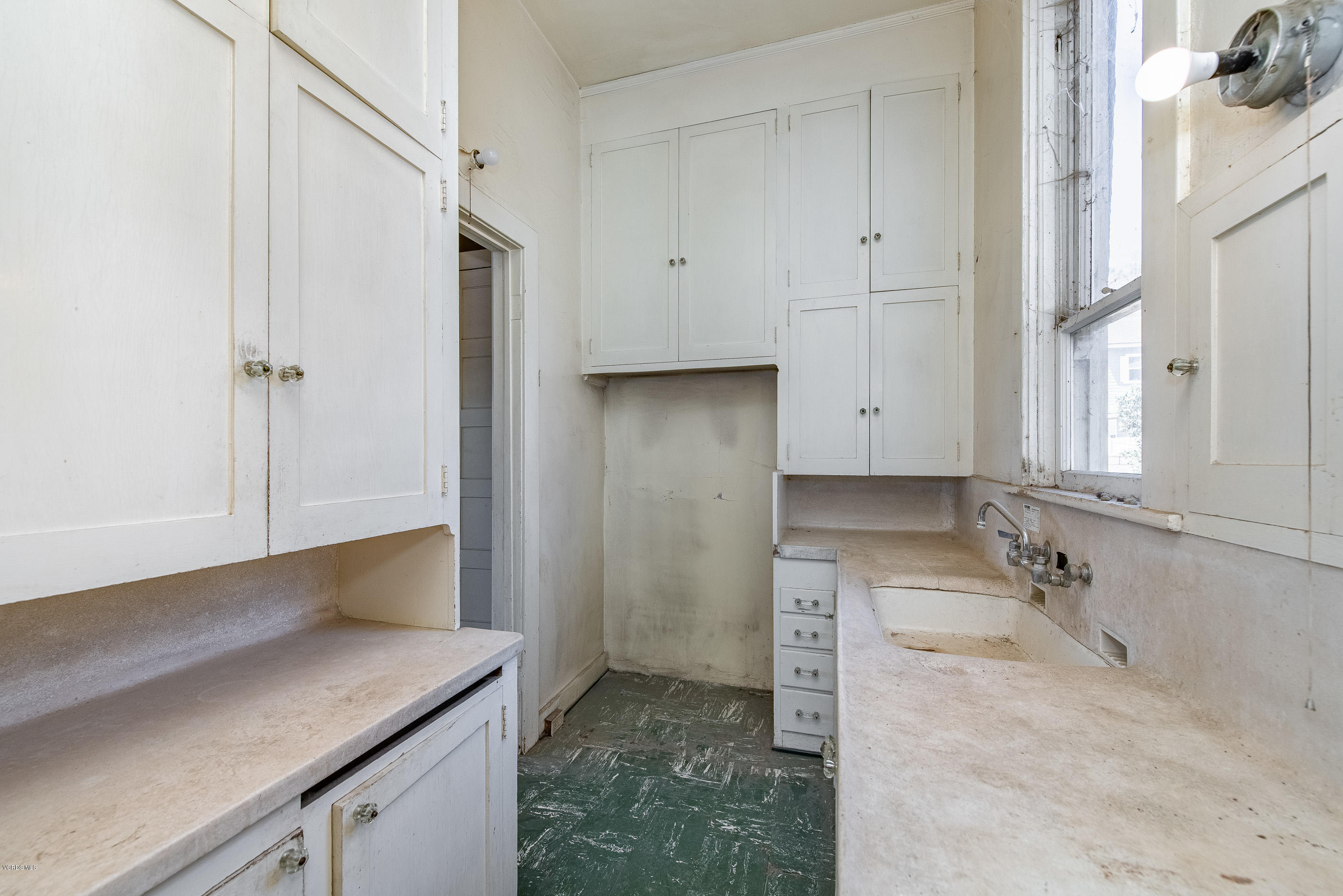 1226 Ojai Road Santa Paula, CA 93060 - Photo 23 of 73 1226 Ojai Rd Santa Paula-21