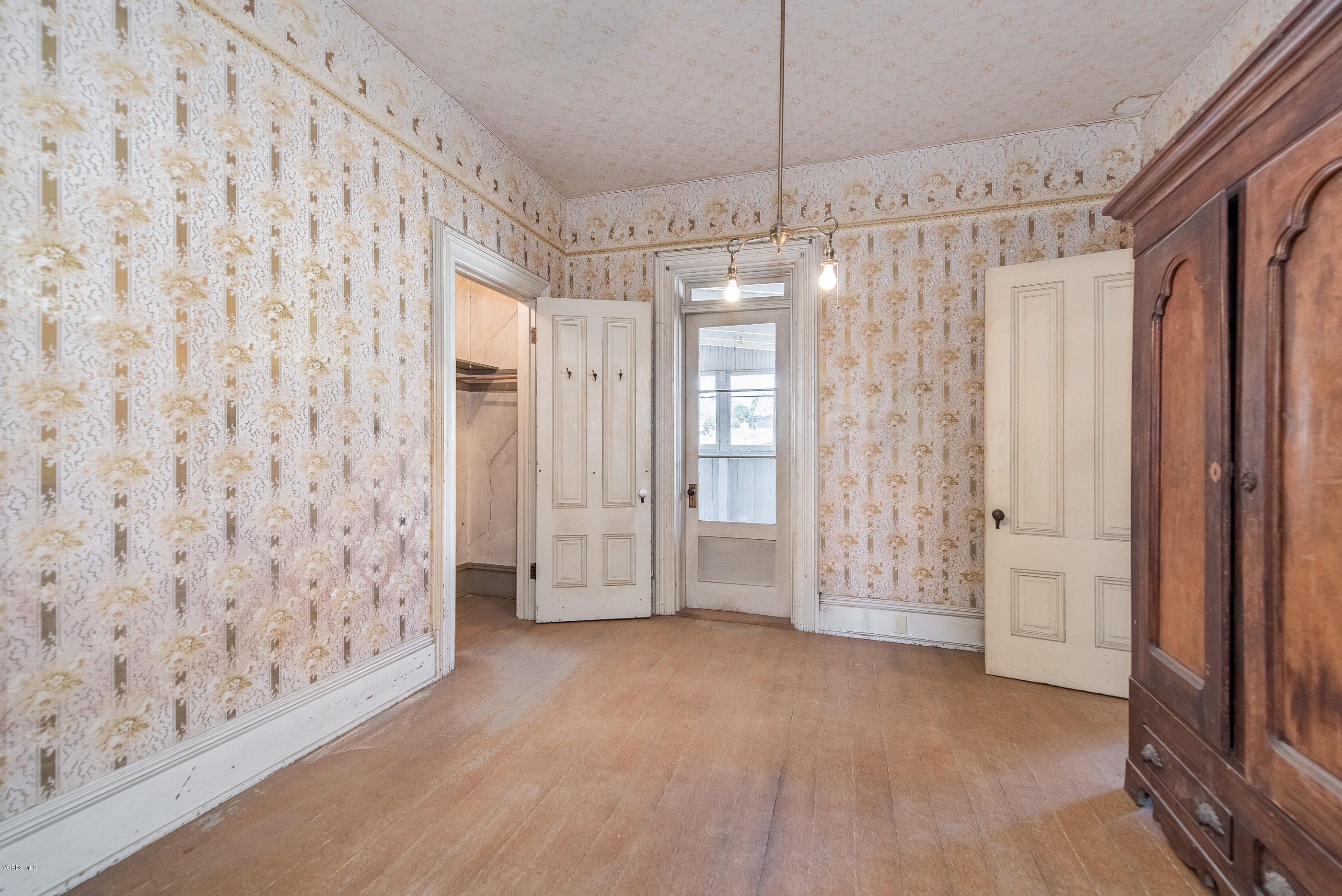 1226 Ojai Road Santa Paula, CA 93060 - Photo 34 of 73 a view of a bathroom with a shower curtain
