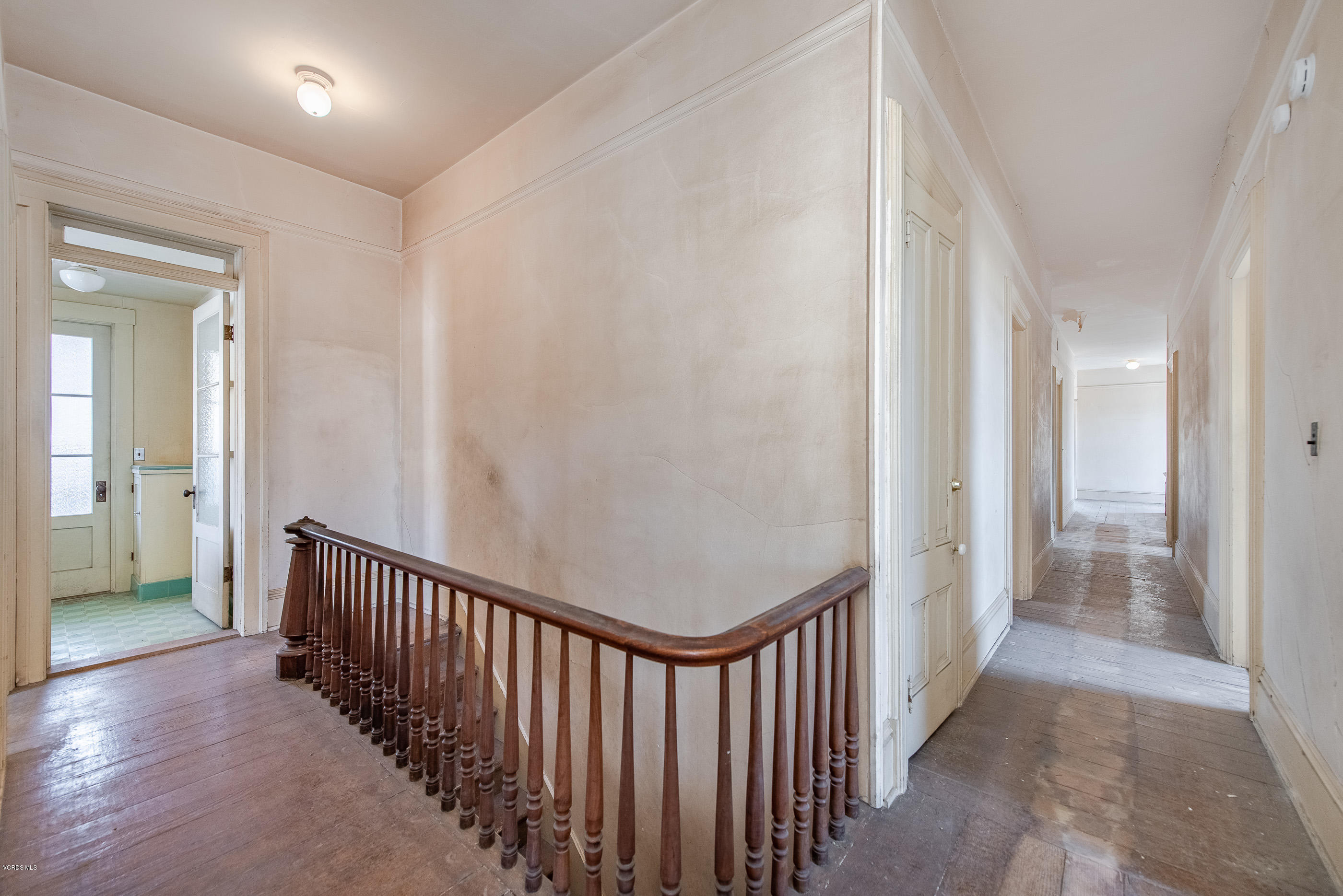 1226 Ojai Road Santa Paula, CA 93060 - Photo 39 of 73 a view of a hallway