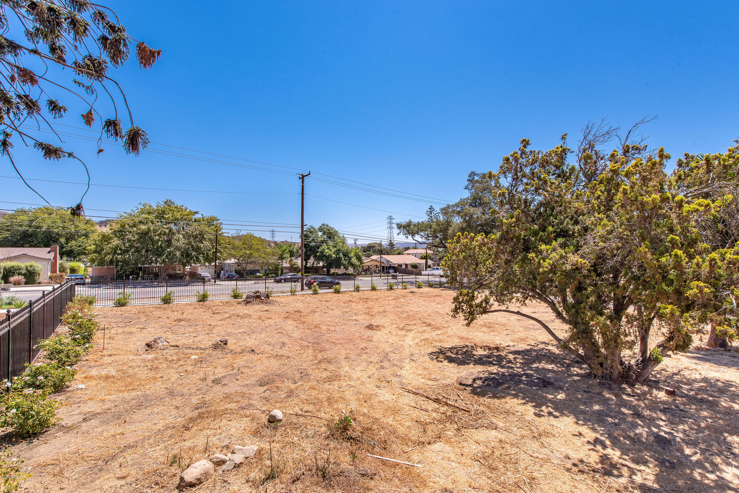 1226 Ojai Road Santa Paula, CA 93060 - Photo 49 of 73 a view of a yard with snow in the background