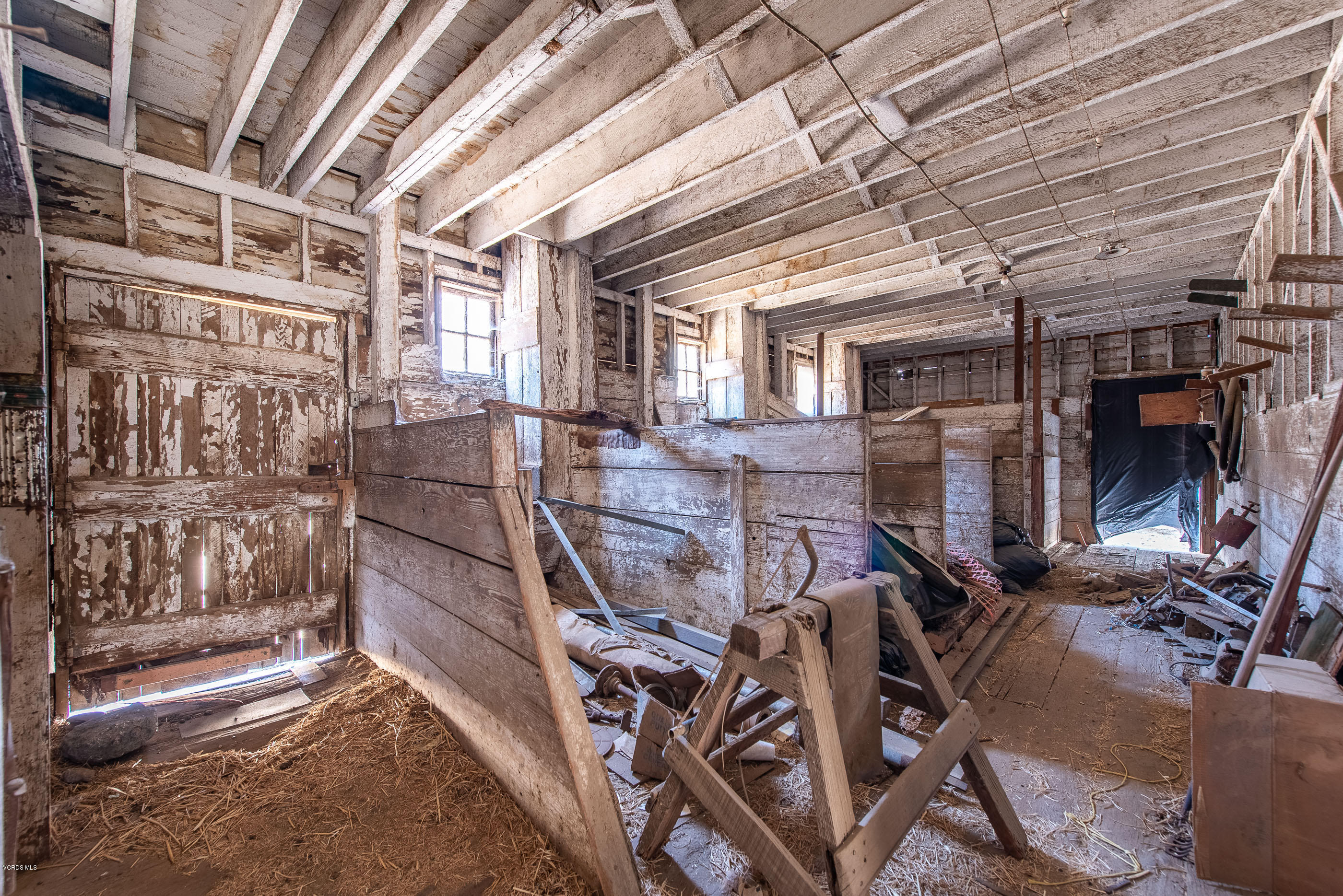 1226 Ojai Road Santa Paula, CA 93060 - Photo 53 of 73 a view of a room with gym equipment