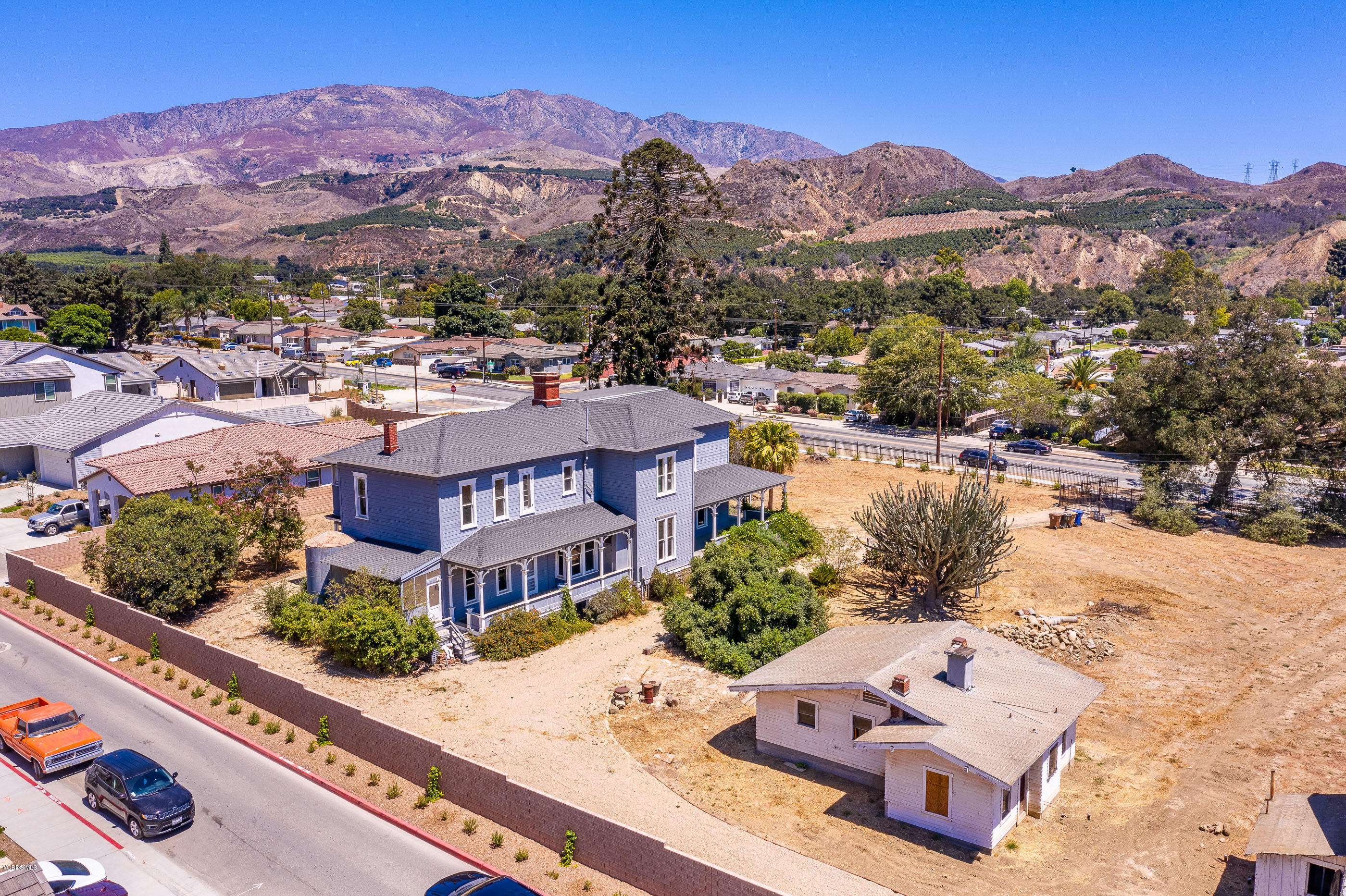 1226 Ojai Road Santa Paula, CA 93060 - Photo 60 of 73 a view of a city with a lake