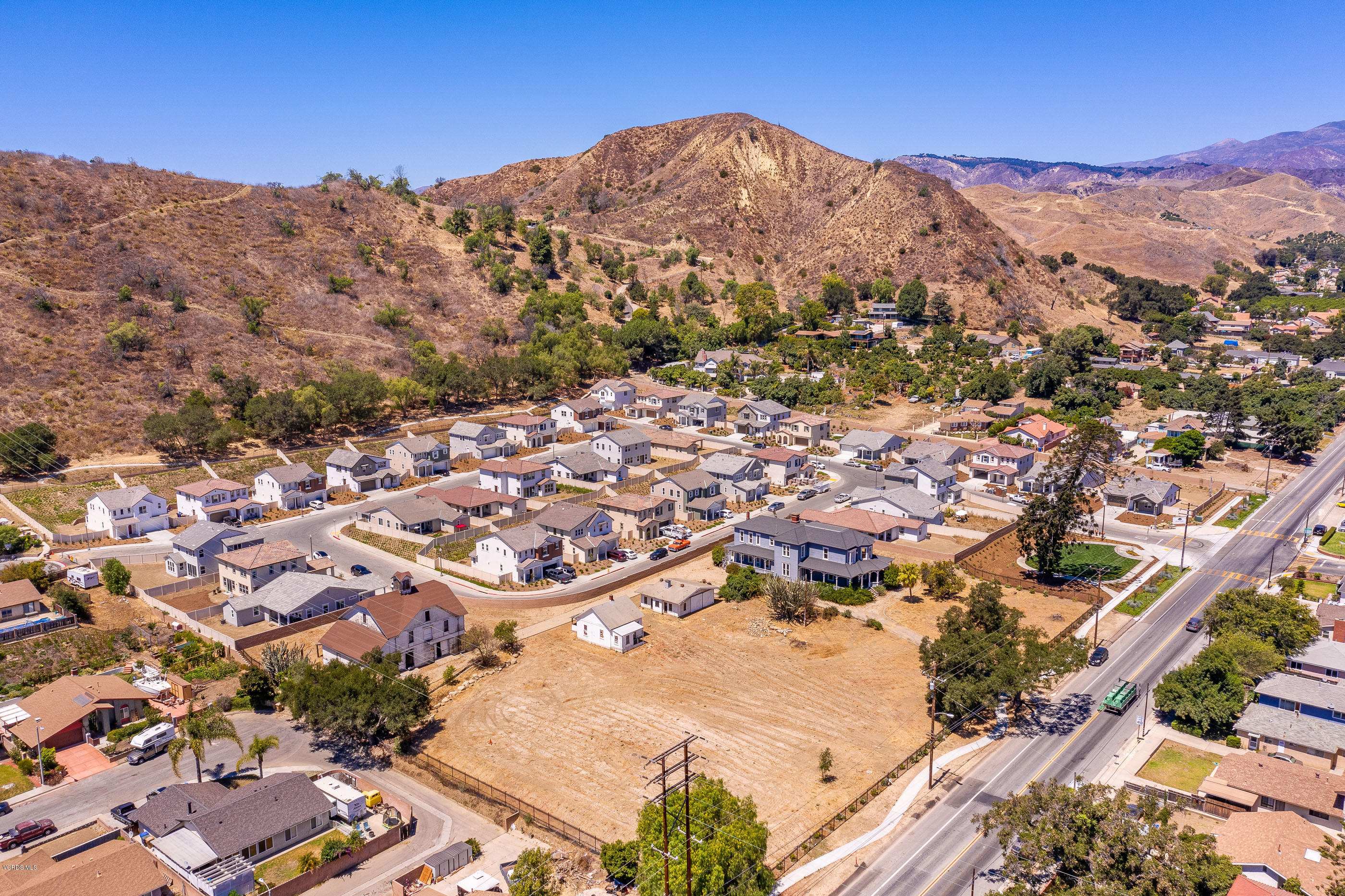 1226 Ojai Road Santa Paula, CA 93060 - Photo 69 of 73 an aerial view of residential houses with outdoor space and trees