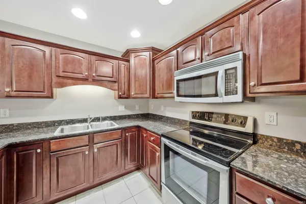 $209,900 | 4300 North Fulton Avenue, Evansville, IN 47710