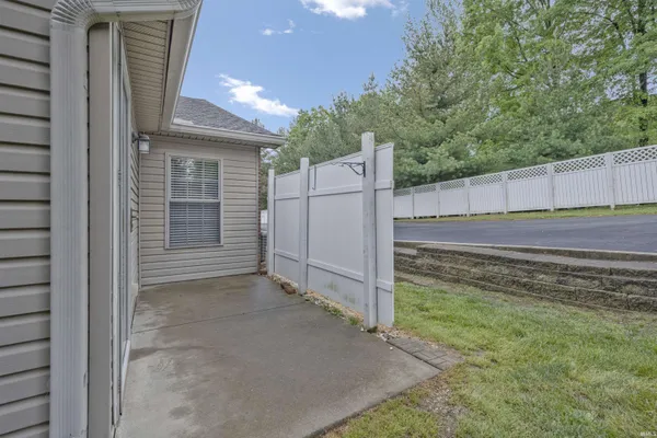 $209,900 | 4300 North Fulton Avenue, Evansville, IN 47710