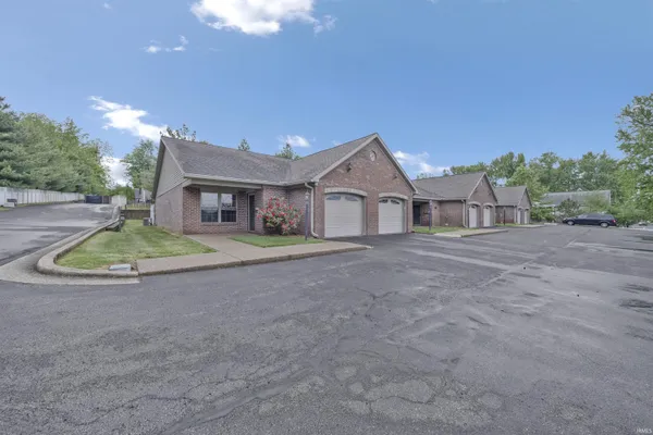$209,900 | 4300 North Fulton Avenue, Evansville, IN 47710