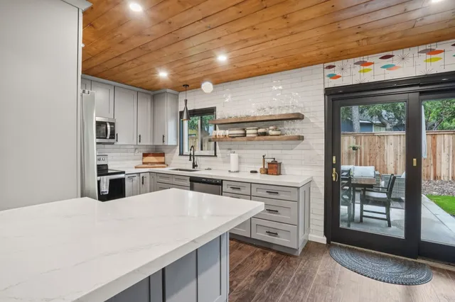 $495,000 | 25340 Marion Ridge Drive, Idyllwild-Pine Cove, CA 92549